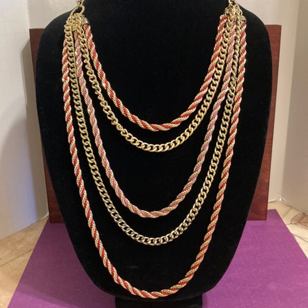 VTG Fab multi-strand gold tone varied chain link necklace w/red& pink threads